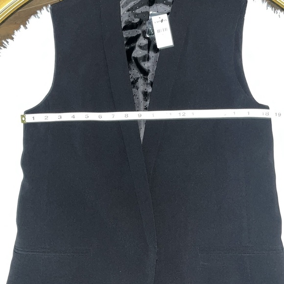 New with tags size 10 Express vest black - Picture 5 of 7